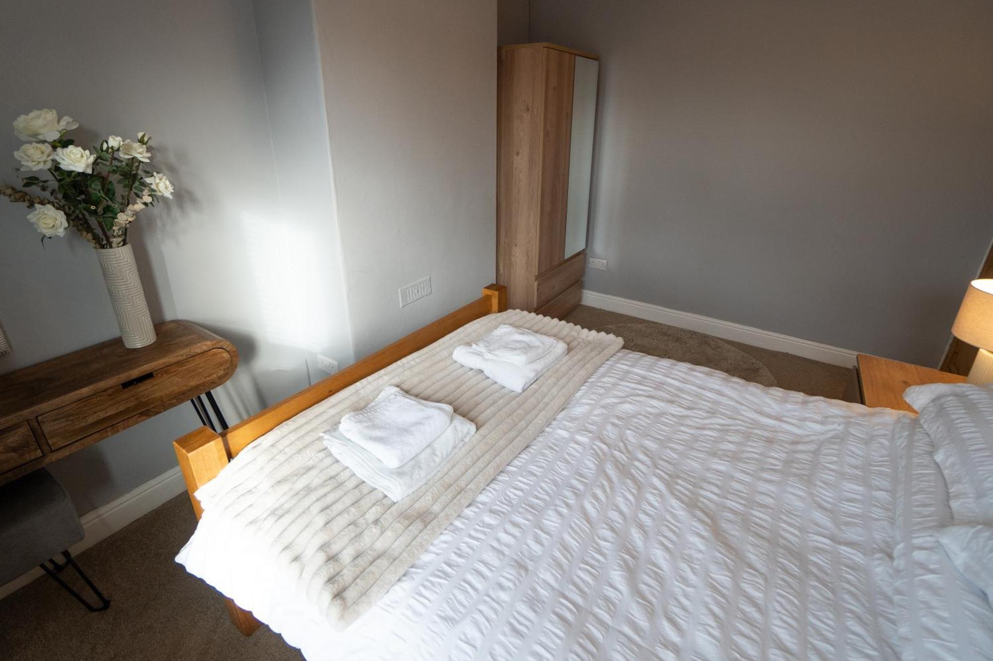 4 Bed End Terrace - Sleeps 7 Villa Ilkley Bagian luar foto